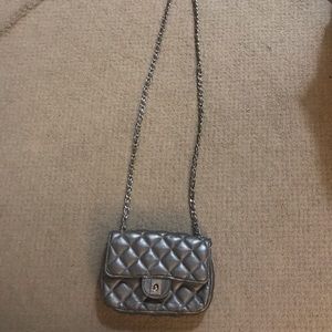 Quilted chain crossbody bag